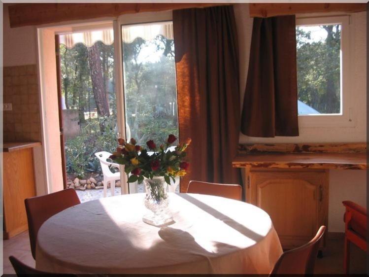 Location Villa Et Studios Roquebrune-sur Argens Εξωτερικό φωτογραφία