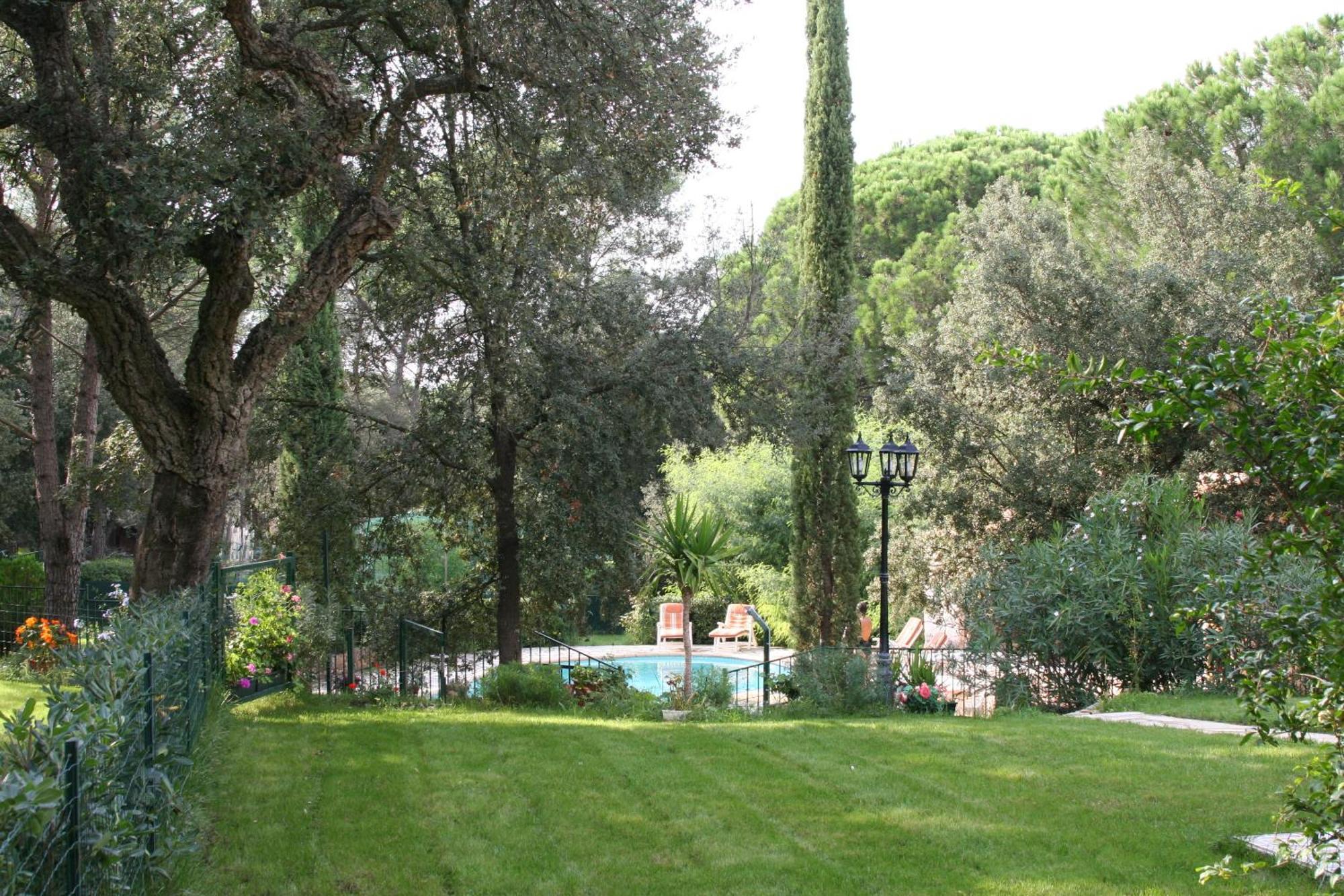 Location Villa Et Studios Roquebrune-sur Argens Εξωτερικό φωτογραφία