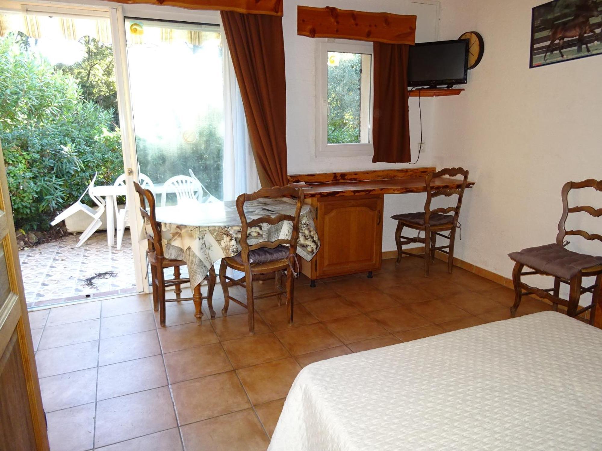 Location Villa Et Studios Roquebrune-sur Argens Εξωτερικό φωτογραφία